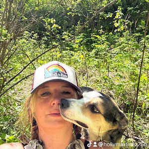 Meet your Posher, Holly